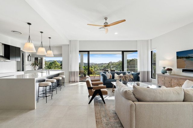98 Blacks Road, QLD 4209