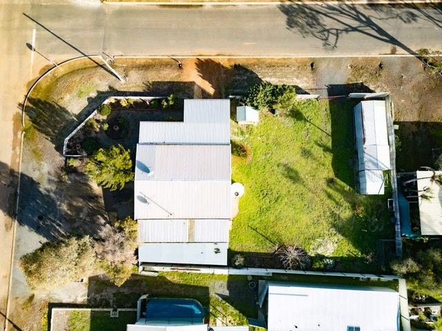 8 Burston Street, WA 6343