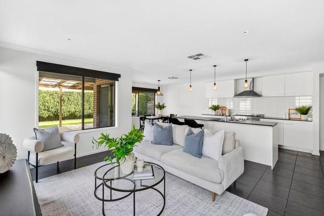 18 Cape Way, VIC 3217