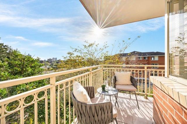 28/10-12 Gerard Street, NSW 2090