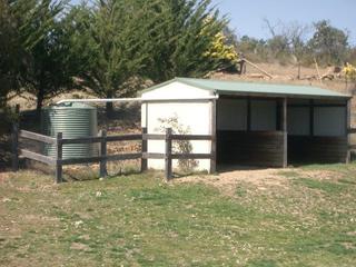 Horse shelter (2006-10-11)