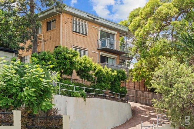 2/58 Crest Street, QLD 4122
