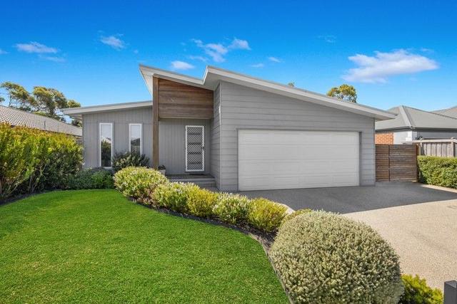 8 Liberty Crescent, VIC 3984