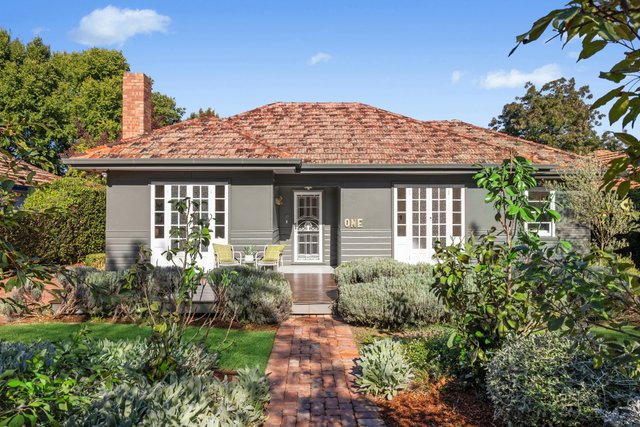 1 Hargraves Crescent, ACT 2602