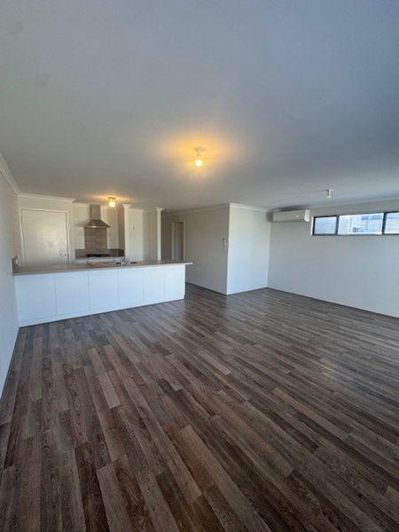 63 Hollyford Parade, WA 6036
