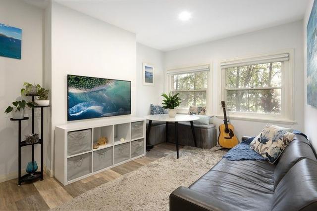 2/1 Eurobin Avenue, NSW 2095