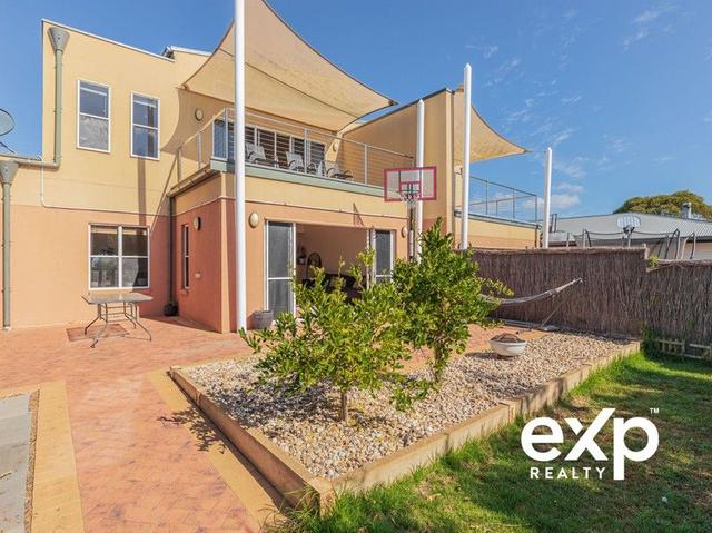 2/11 Ives Place, SA 5606