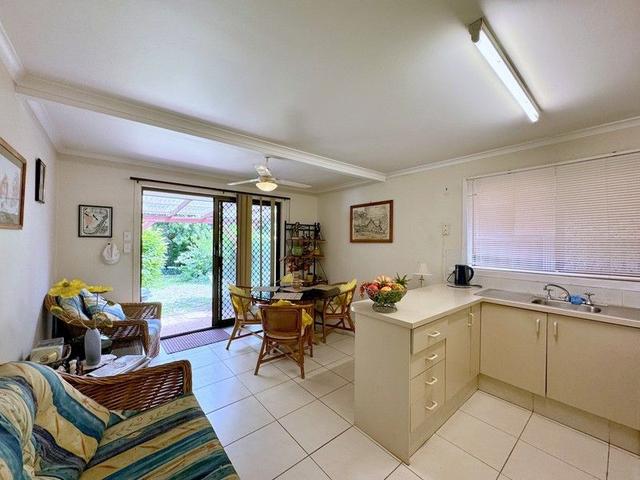 2/70 Worendo Street, QLD 4215