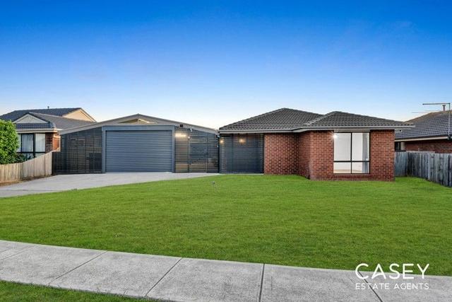 15 Crystal Gardens, VIC 3977