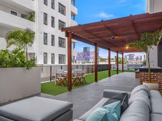 U27 45 Wellington Road, QLD 4169