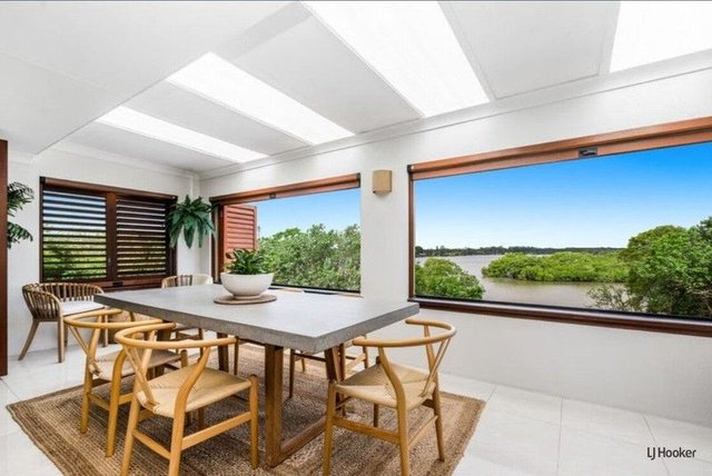 2/31 Bimbadeen Avenue, NSW 2486