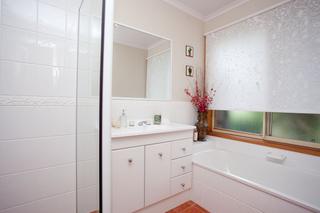 Bathroom (2013-08-14)