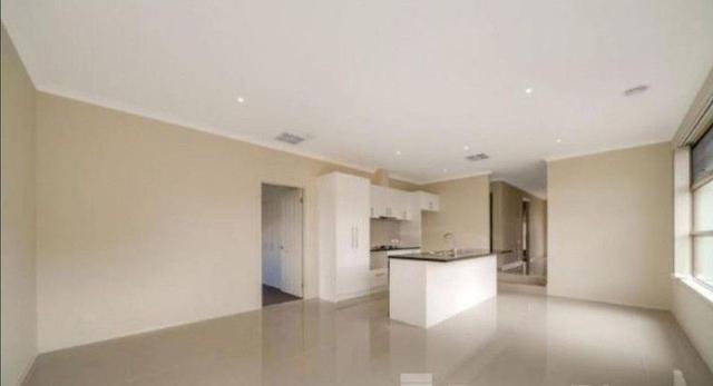 4/64 Ahern Road, VIC 3810