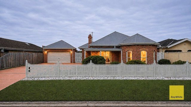 2 Travis Court, VIC 3029