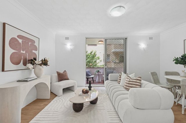 2/52-54 Orpington Street, NSW 2131