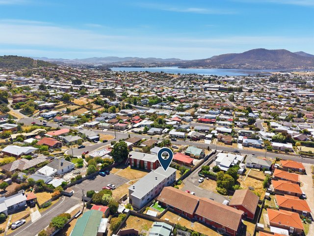 8/19A Paringa Road, TAS 7010
