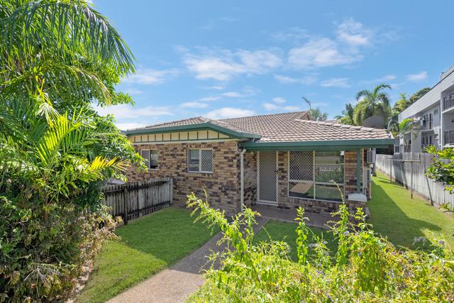2/7 Rose Street, QLD 4810