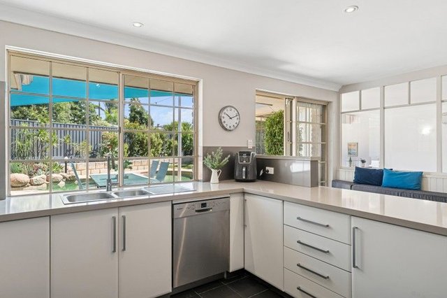 9 Tessa Court, WA 6023