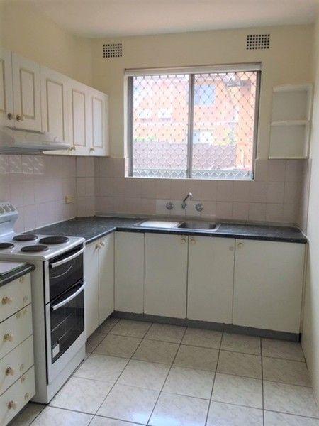 2/141 Good St, NSW 2142