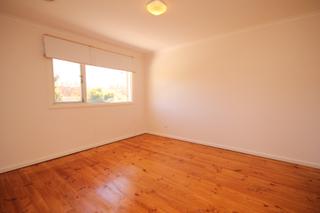 Bedroom (2012-05-09)