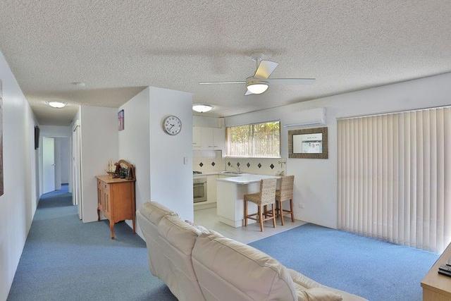 2/23 Wilkins Street East, QLD 4103