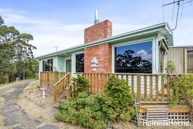 2 Esplanade, TAS 7054