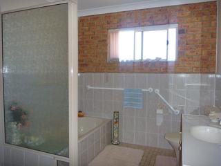 Bathroom (2010-09-24)