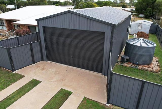 8 Raglan Street, QLD 4715