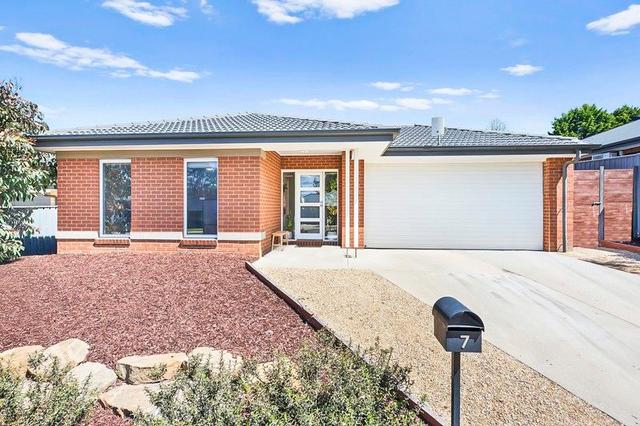 7 Peak Court, VIC 3722