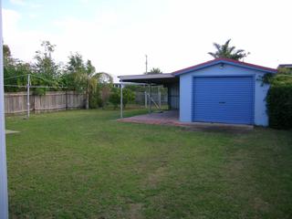 Garage/Carport