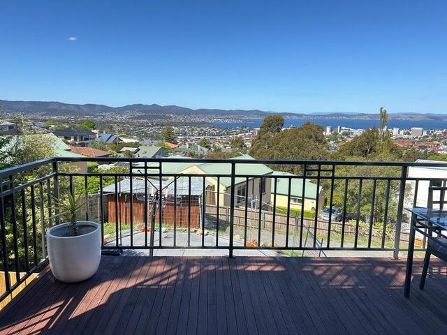 8 Hooper Crescent, TAS 7000