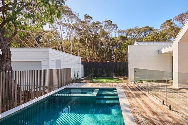 5 Johnson Avenue, VIC 3941