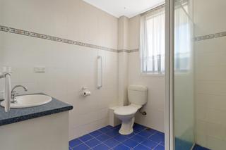 Residence bathroom (2015-04-22)