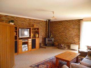 FORMAL LIVING (2012-04-05)