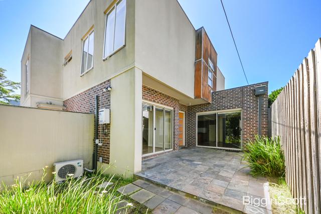 2/14 McCubbin Street, VIC 3125