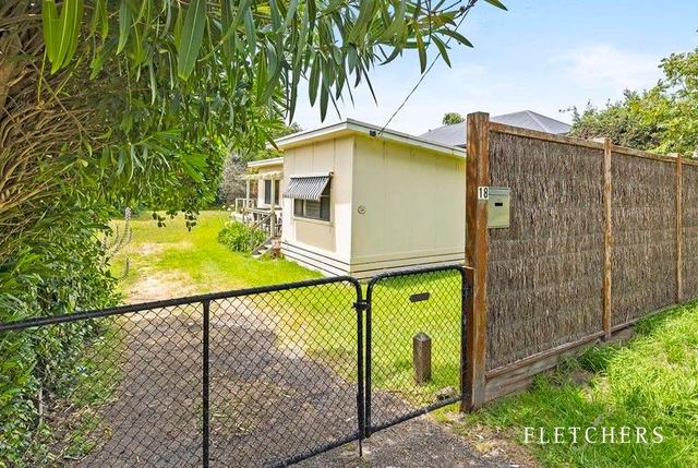 18 Benjamin Parade, VIC 3942