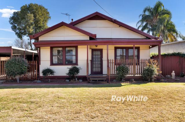 4 Whittaker Crescent, VIC 3496