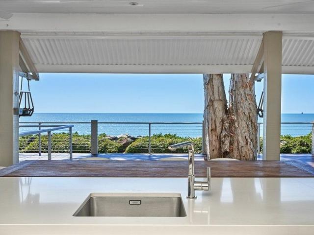 21 Arlington Esplanade, QLD 4879