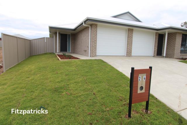 2/4 Kingsford Smith Road, NSW 2650