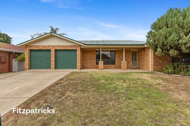 75 Grevillea Crescent, NSW 2650