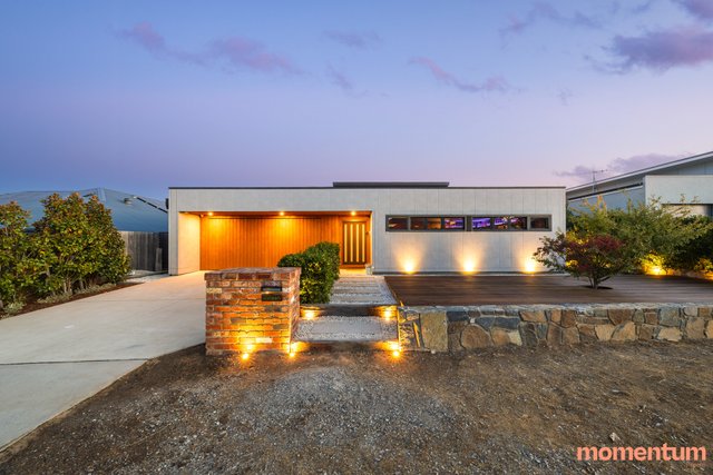 16 McClung Drive, NSW 2582