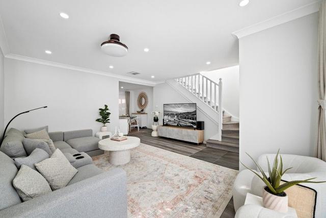 8/24-28 Robert Street, NSW 2750