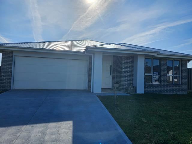 38 Oak Street, NSW 2321
