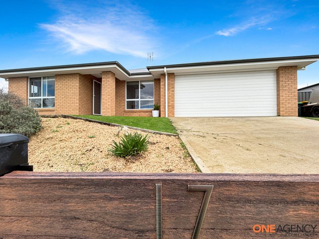 17 Niangala Street, NSW 2630