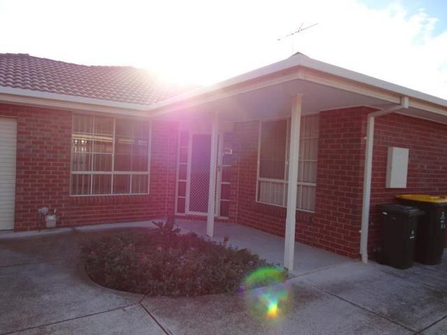 2/9 Huxtable Avenue, VIC 3025