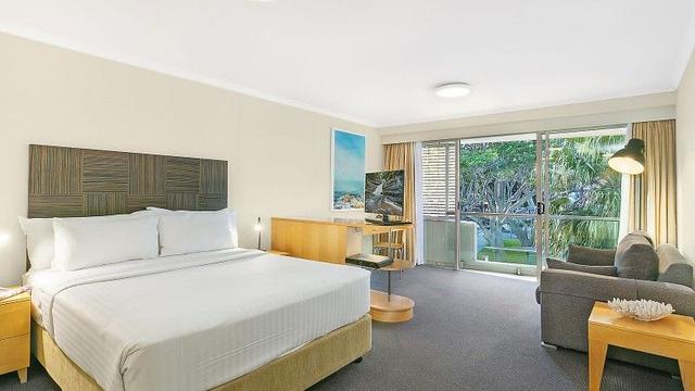 202/54A West  Esplanade, NSW 2095