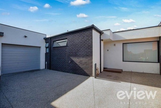 3/2 Begonia Avenue, VIC 3025
