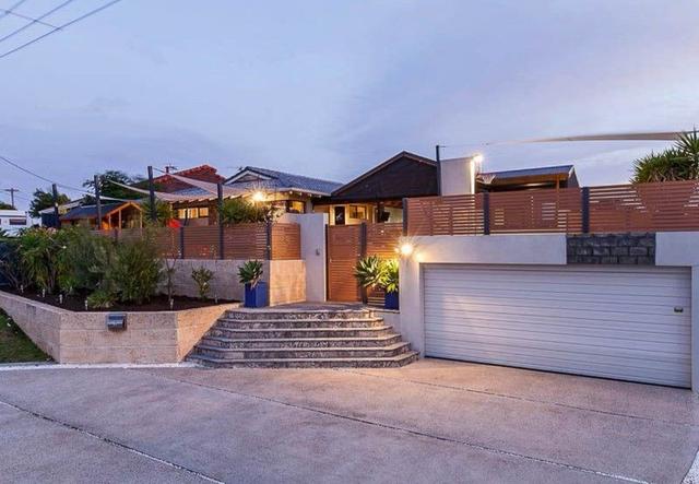 2 Debenham Way, WA 6025