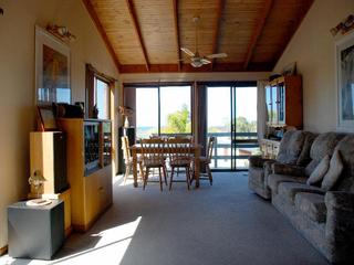 Lounge Room (2010-04-21)