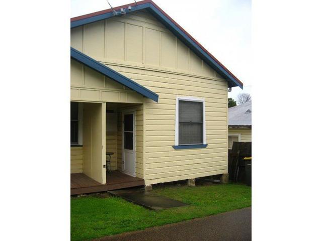 2/18 Harrison Street, NSW 2285